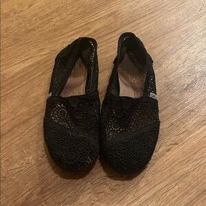 Toms Black Lace Flats